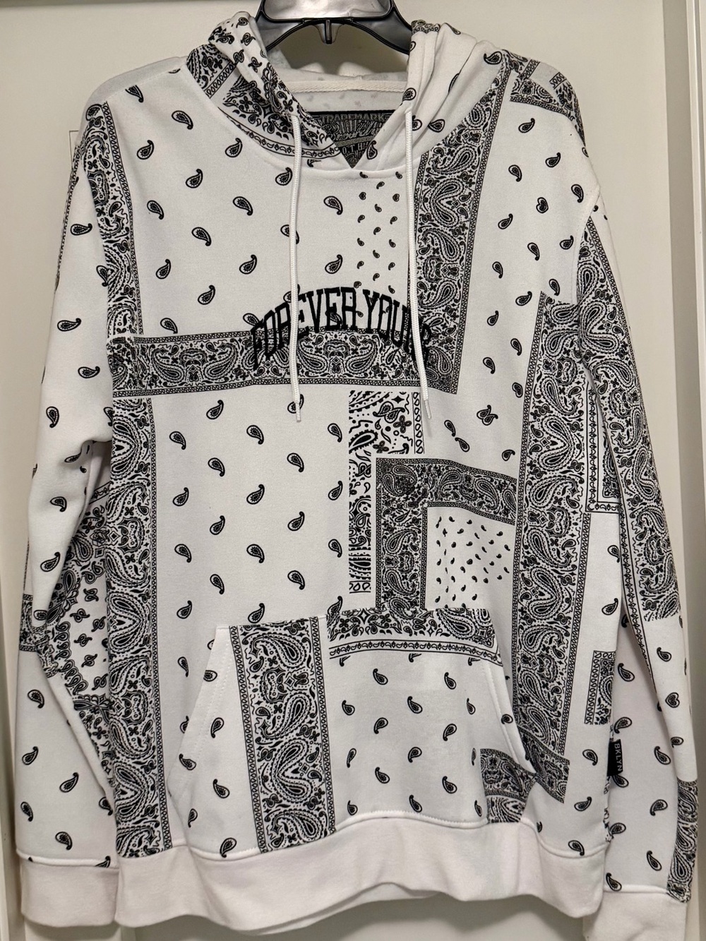 Trademark Brooklyn Cloth Forever Young White Bandana Patchwork Hoodie size Large